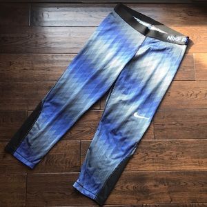 Nike Pro crop tights legging with mesh detail